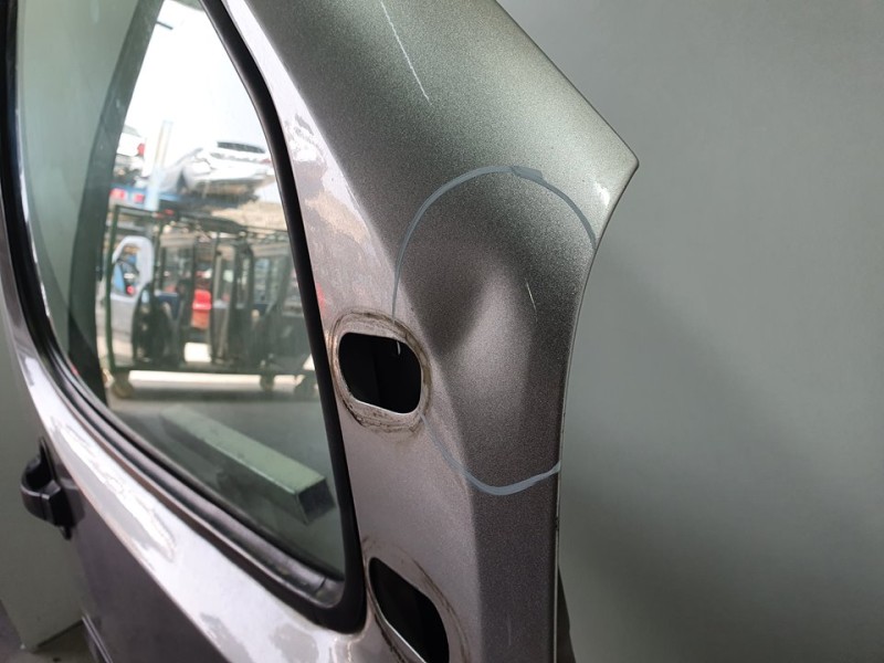 Recambio de puerta delantera derecha para fiat doblo cargo (223) 1.9 jtd sx furg. panorama referencia OEM IAM 51847704  TOCADA