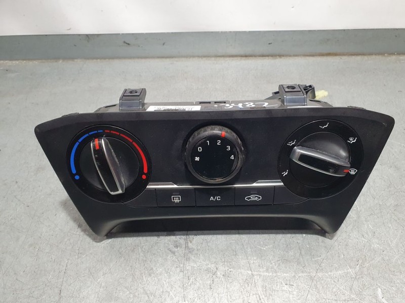 Recambio de mando calefaccion / aire acondicionado para hyundai i20 tecno referencia OEM IAM 97250C8011  