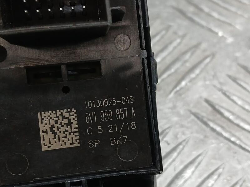 Recambio de mando elevalunas delantero izquierdo para skoda fabia ambition referencia OEM IAM 6V959857A  10130926