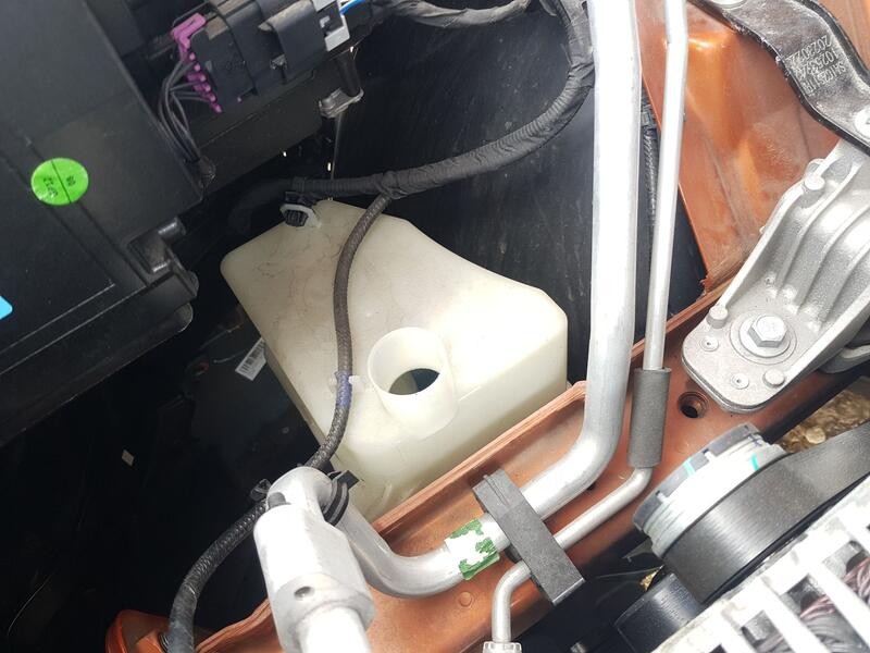 Recambio de deposito limpia para mg zs suv (azs1) 1.5 vti referencia OEM IAM 10361598  