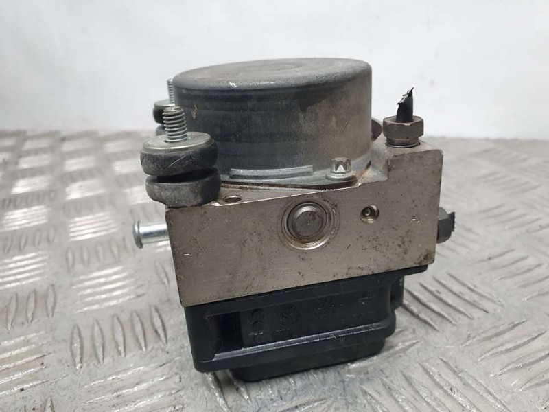 Recambio de abs para renault clio iii rip curl referencia OEM IAM 8200747140 0265232077 