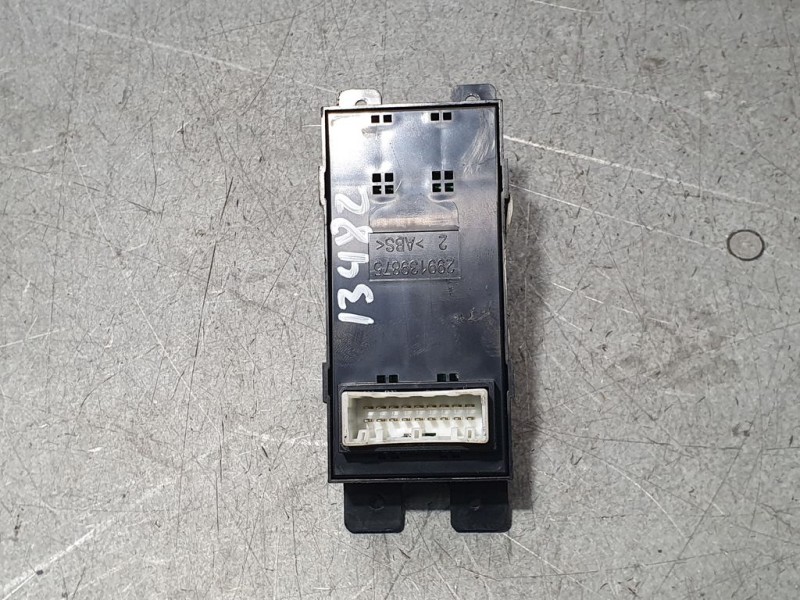 Recambio de mando elevalunas delantero izquierdo para hyundai i20 tecno referencia OEM IAM GB0039  