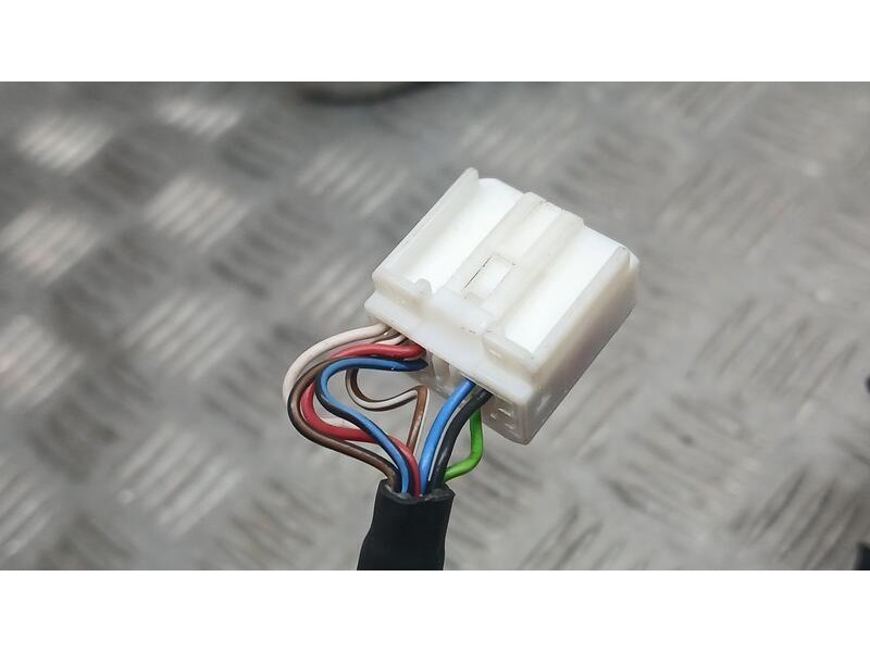 Recambio de retrovisor izquierdo para toyota corolla (e21) hybrid active referencia OEM IAM 8794002L30 ELECTRICO 8 CABLES 