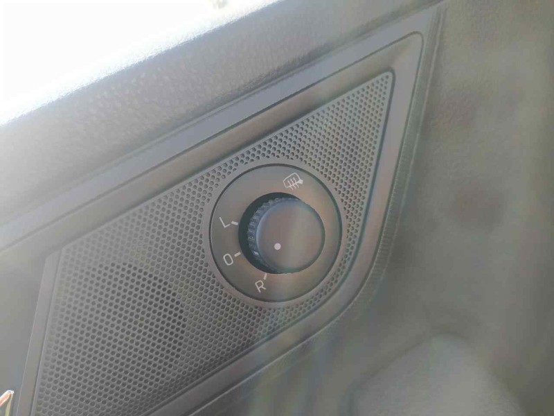 Recambio de mando retrovisor para skoda fabia ambition referencia OEM IAM 5JB959565  