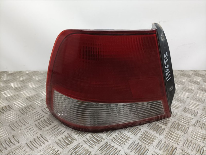 Recambio de piloto trasero izquierdo para hyundai accent (lc) gl 5p referencia OEM IAM 9240125220  