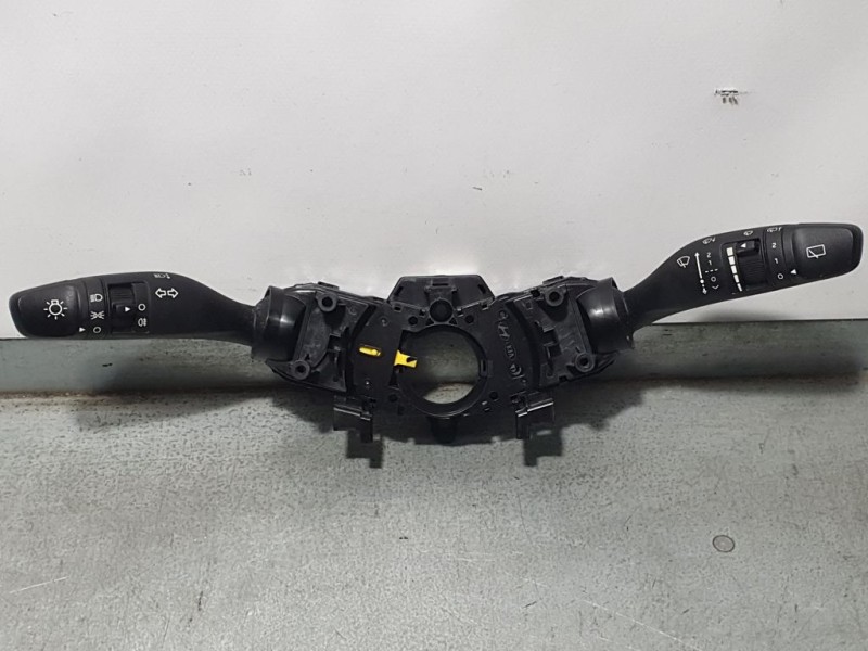 Recambio de mando luces y limpia para hyundai i20 tecno referencia OEM IAM 934101J200  934101J200 LUCES  934201J110 LIMPIA