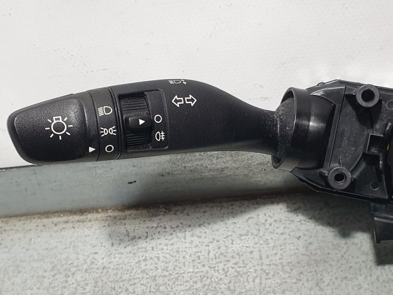 Recambio de mando luces y limpia para hyundai i20 tecno referencia OEM IAM 934101J200  934101J200 LUCES  934201J110 LIMPIA