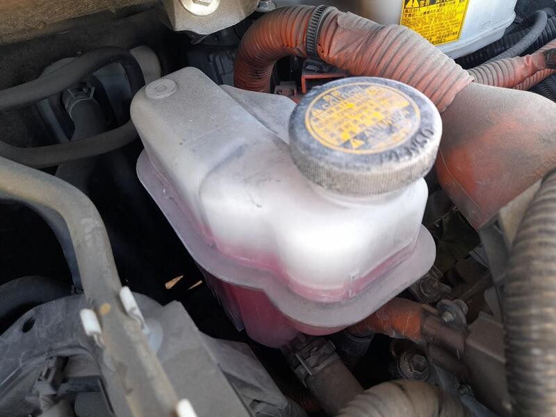 Recambio de deposito expansion para toyota yaris (_p13_) 1.5 hybrid (nhp130_) referencia OEM IAM G92A052011  