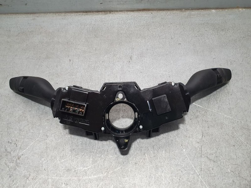 Recambio de mando luces y limpia para hyundai i20 tecno referencia OEM IAM 934101J200  934101J200 LUCES  934201J110 LIMPIA