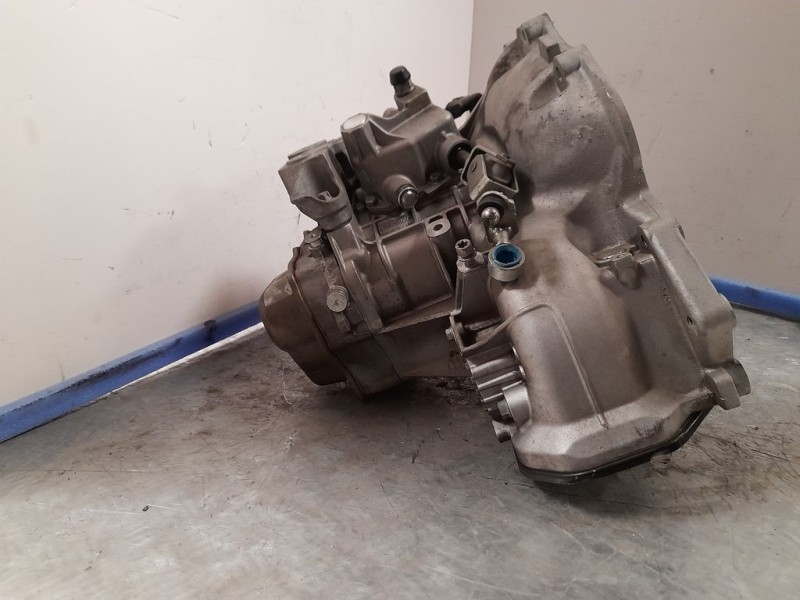 Recambio de caja cambios para opel tigra twin top enjoy referencia OEM IAM F13W374 B04062 5VELOCIDADES