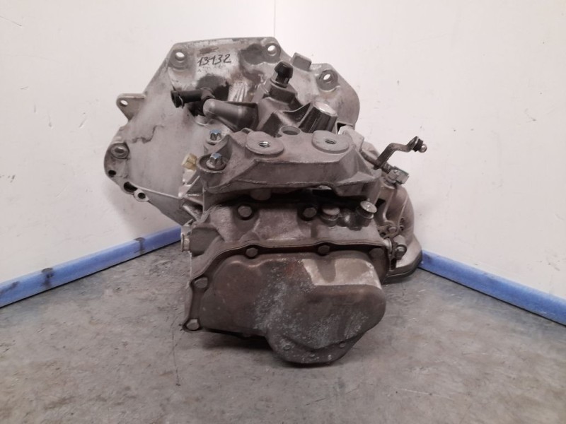 Recambio de caja cambios para opel tigra twin top enjoy referencia OEM IAM F13W374 B04062 5VELOCIDADES