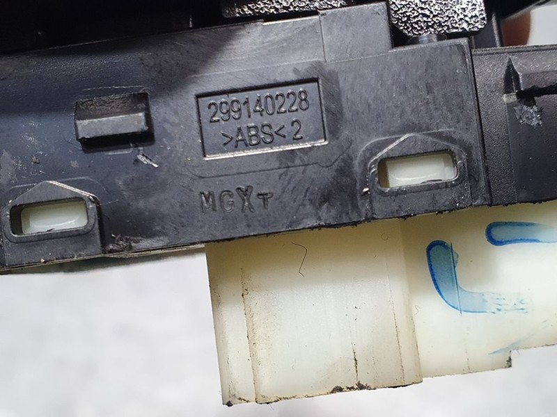 Recambio de mando retrovisor para hyundai i20 tecno referencia OEM IAM 299140228  