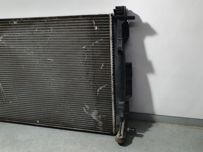 Recambio de radiador agua para renault scenic ii confort expression referencia OEM IAM 8200357536 8769630B VALEO