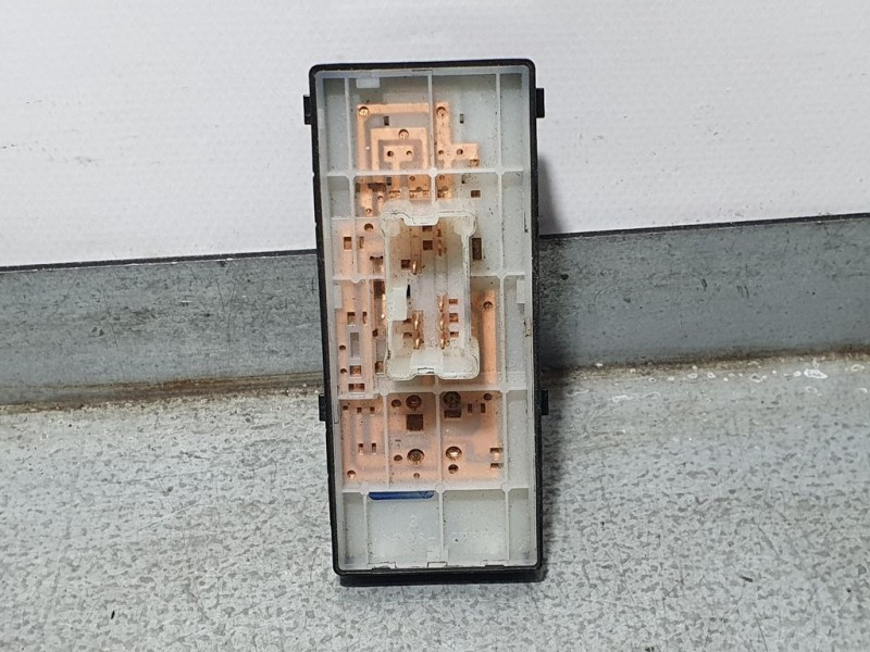 Recambio de mando elevalunas delantero derecho para nissan qashqai (j11) acenta referencia OEM IAM 25401HV02B  