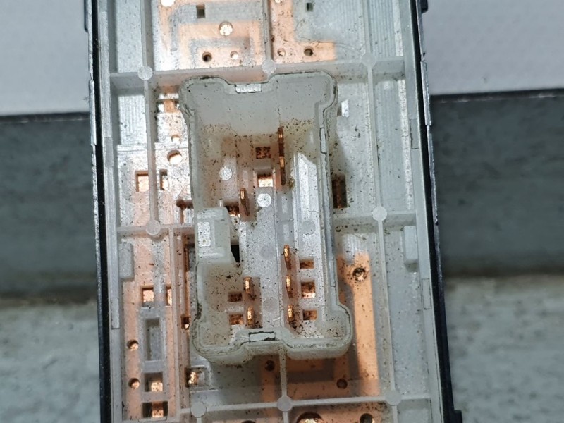 Recambio de mando elevalunas delantero derecho para nissan qashqai (j11) acenta referencia OEM IAM 25401HV02B  