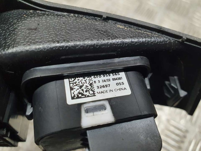 Recambio de mando elevalunas delantero izquierdo para seat ibiza (kj1) style referencia OEM IAM 5G0959857F 6F0959565 C/N MANDO R