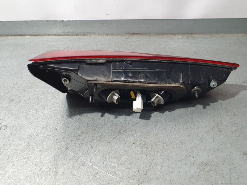 Recambio de piloto trasero derecho para hyundai i20 tecno referencia OEM IAM 92404C8000  INTERIOR