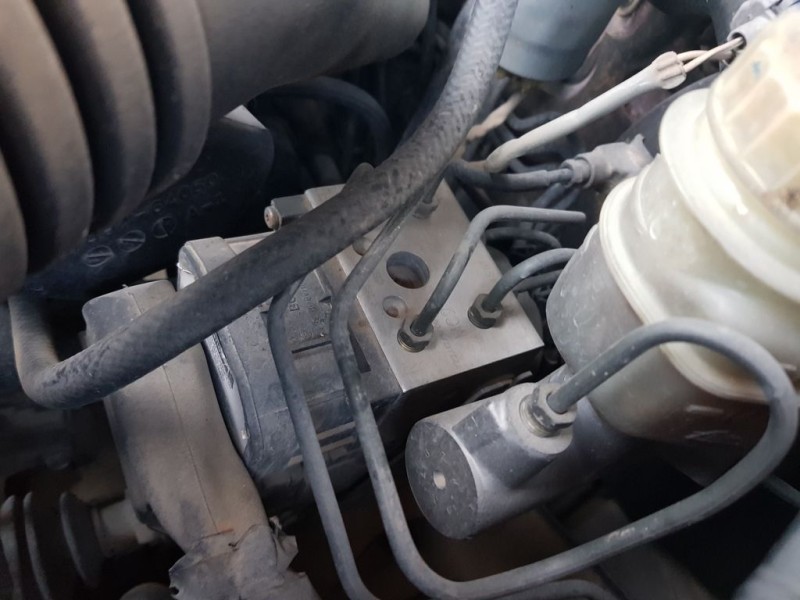 Recambio de abs para toyota avensis berlina (t 22) 2.0 td luna (4-ptas.) referencia OEM IAM 4451005020 0265216465 BOSCH