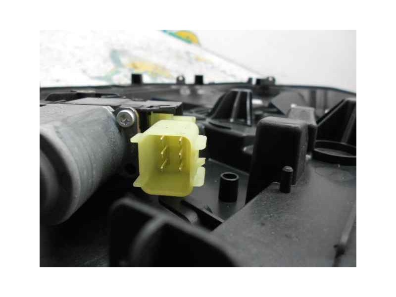 Recambio de elevalunas delantero izquierdo para ford fiesta (cb1) ambiente referencia OEM IAM 8A6114A389B  6 PINS