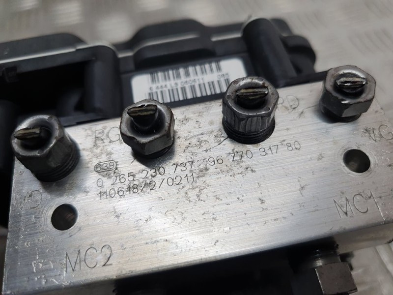 Recambio de abs para peugeot 508 access referencia OEM IAM 9677031780 0265230737 BOSCH