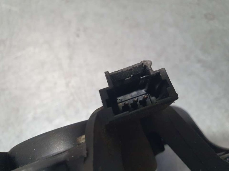 Recambio de motor limpia trasero para renault kangoo furgón compact comfort referencia OEM IAM 8200431392 0390201836 BOSCH