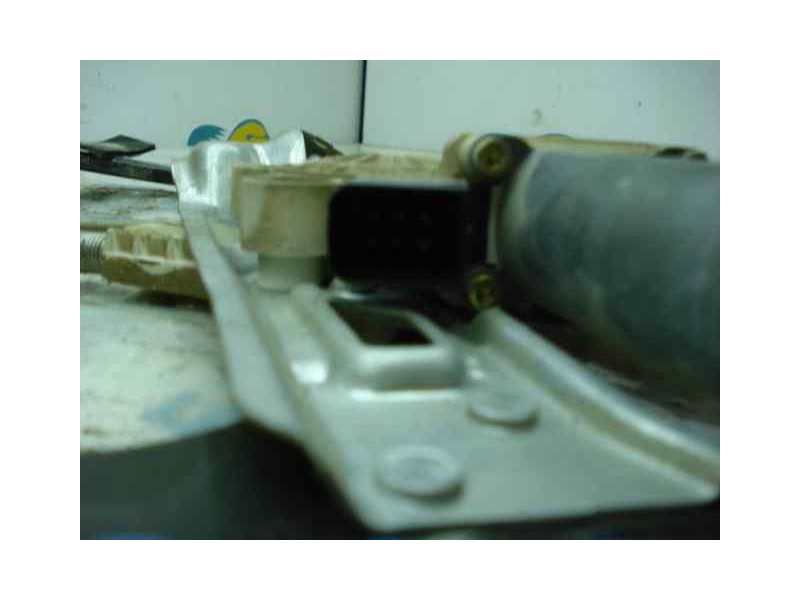 Recambio de elevalunas delantero derecho para mercedes-benz clase c (w203) berlina 270 cdi (203.016) referencia OEM IAM A2118201