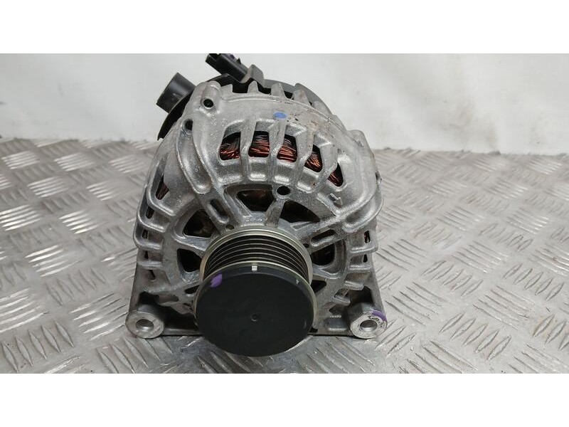 Recambio de alternador para peugeot 308 style referencia OEM IAM 9835688980 VALEO 2740557F