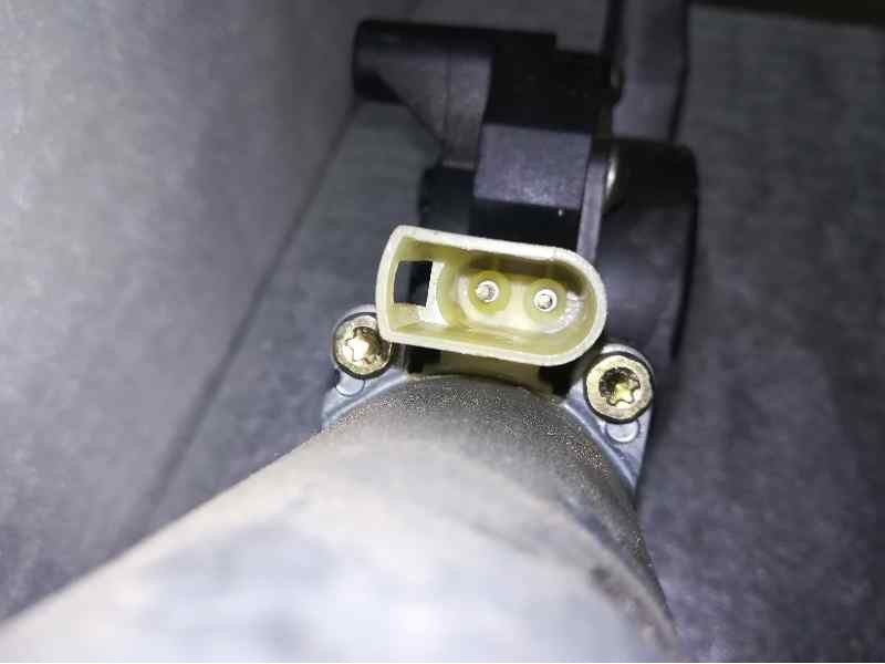 Recambio de elevalunas delantero derecho para ford mondeo berlina (gd) referencia OEM IAM 013081793 2 PINS ELECTRICO 