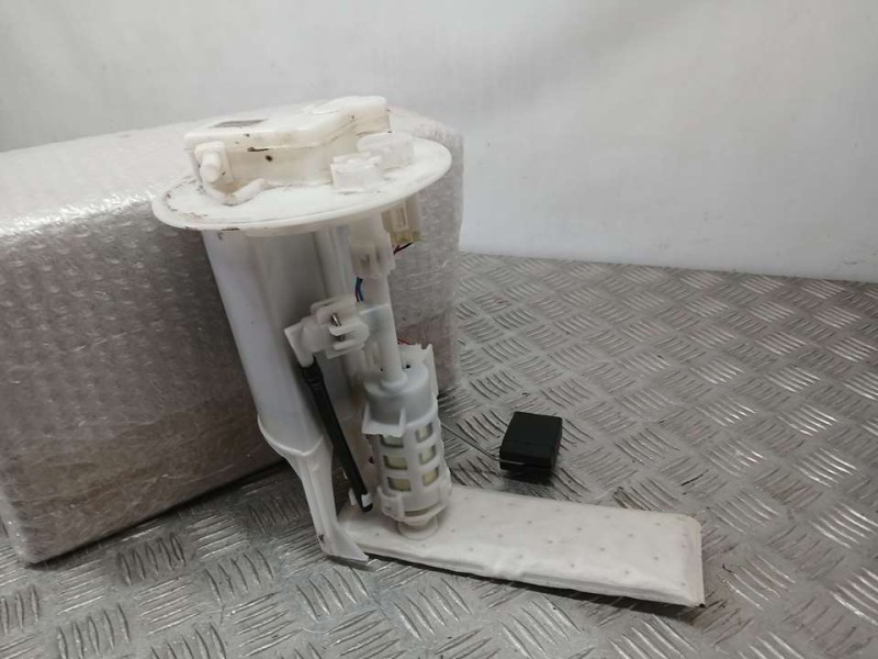 Recambio de aforador para toyota yaris active referencia OEM IAM 777040D070 7L8A336 AISAN