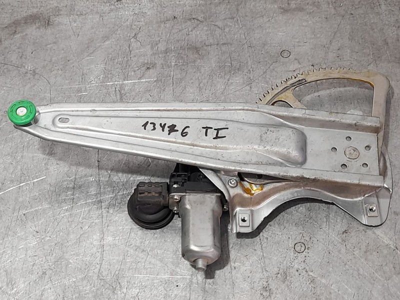 Recambio de elevalunas trasero izquierdo para toyota yaris active referencia OEM IAM 857100D100  6 PINES