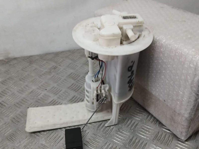 Recambio de aforador para toyota yaris active referencia OEM IAM 777040D070 7L8A336 AISAN