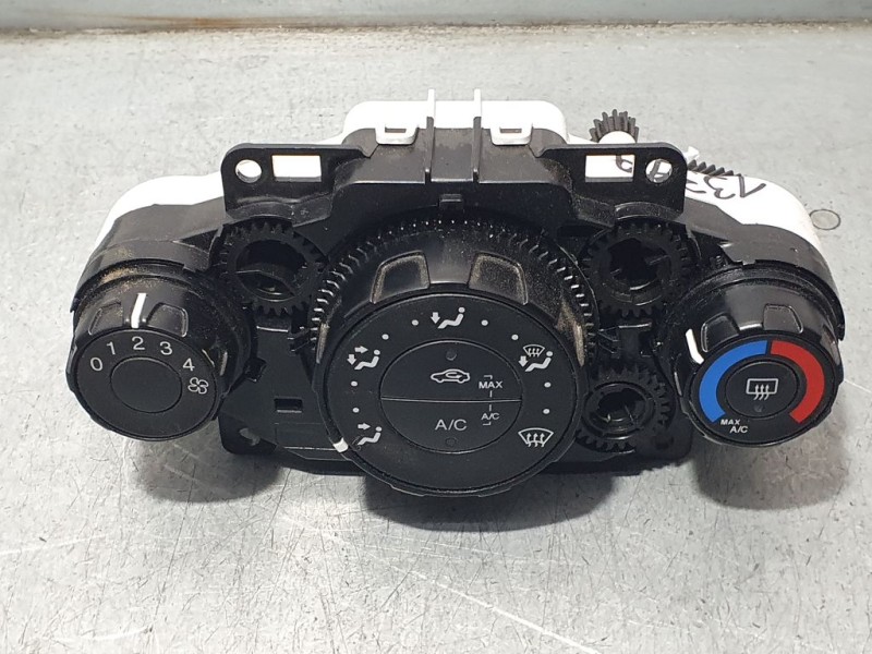 Recambio de mando calefaccion / aire acondicionado para ford fiesta (ccn) trend referencia OEM IAM E1064277  