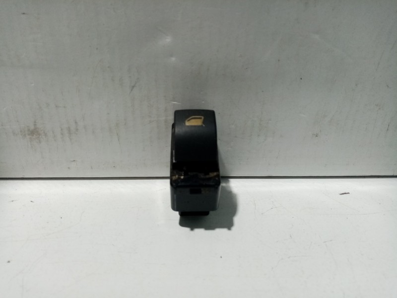 Recambio de mando elevalunas delantero izquierdo para citroën berlingo station wagon xtr plus referencia OEM IAM 6490HQ  