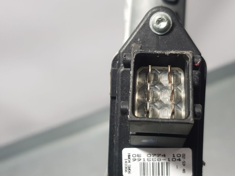 Recambio de elevalunas delantero derecho para toyota corolla (e12) 1.6 sol berlina 3/5 referencia OEM IAM 6981002130  ELECTRICO 