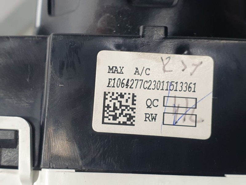 Recambio de mando calefaccion / aire acondicionado para ford fiesta (ccn) trend referencia OEM IAM E1064277  