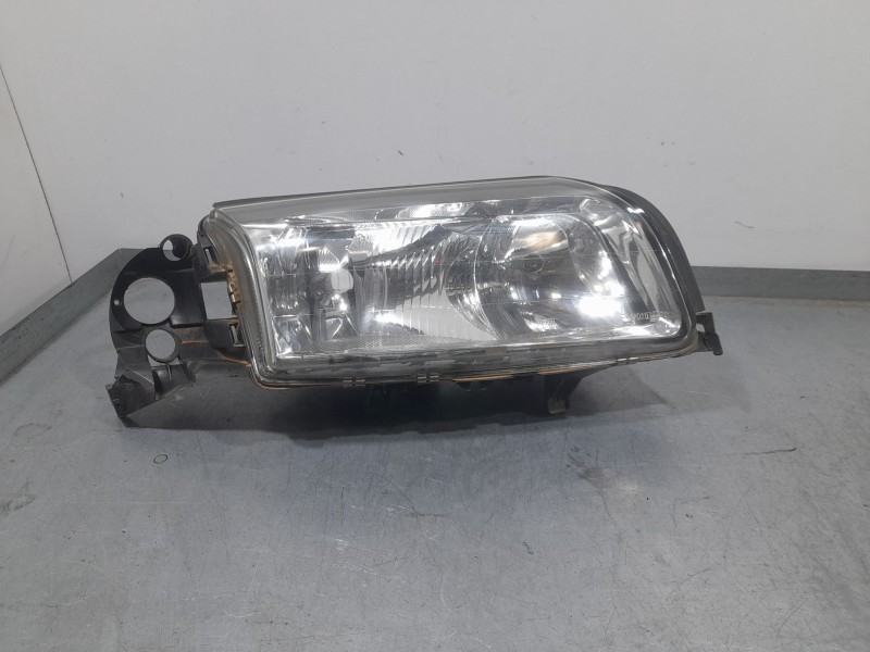 Recambio de faro derecho para volvo s80 i (184) 2.4 referencia OEM IAM 8662856 89006405 VALEO