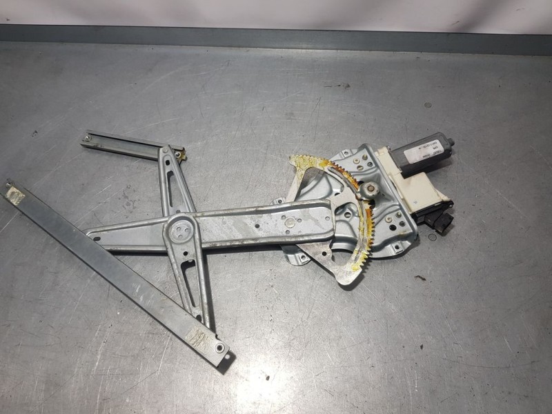 Recambio de elevalunas delantero derecho para toyota corolla (e12) 1.6 sol berlina 3/5 referencia OEM IAM 6981002130  ELECTRICO 