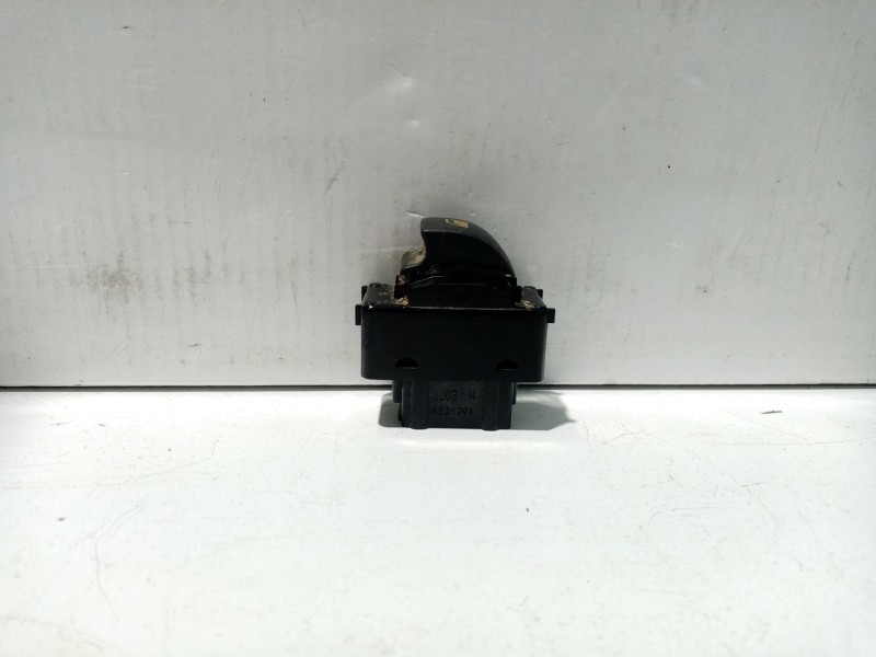 Recambio de mando elevalunas delantero izquierdo para citroën berlingo station wagon xtr plus referencia OEM IAM 6490HQ  