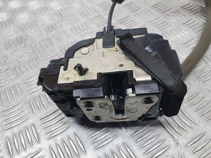 Recambio de cerradura puerta trasera derecha para nissan pulsar (c13) acenta referencia OEM IAM SIN REF  3 PINES