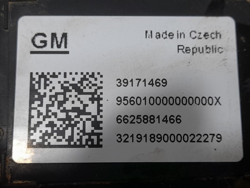 Recambio de deposito adblue para opel astra k lim. 5türig 120 aniversario referencia OEM IAM 39171469  