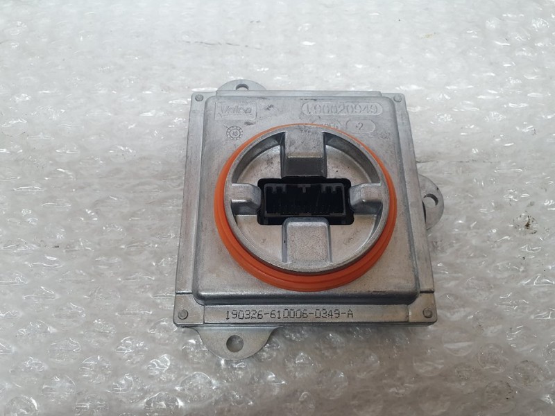 Recambio de centralita faro para ford kuga titanium referencia OEM IAM GV4113B626AA L90089551 DERECHO