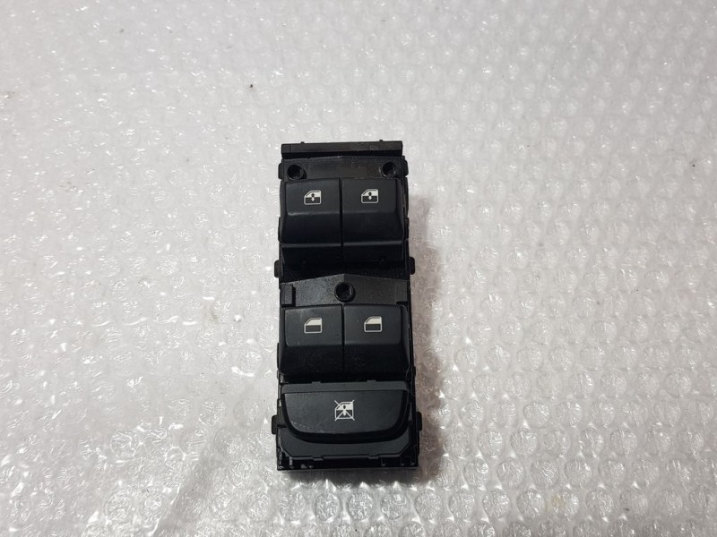 Recambio de mando elevalunas delantero izquierdo para kia ceed drive referencia OEM IAM 93570J7100  