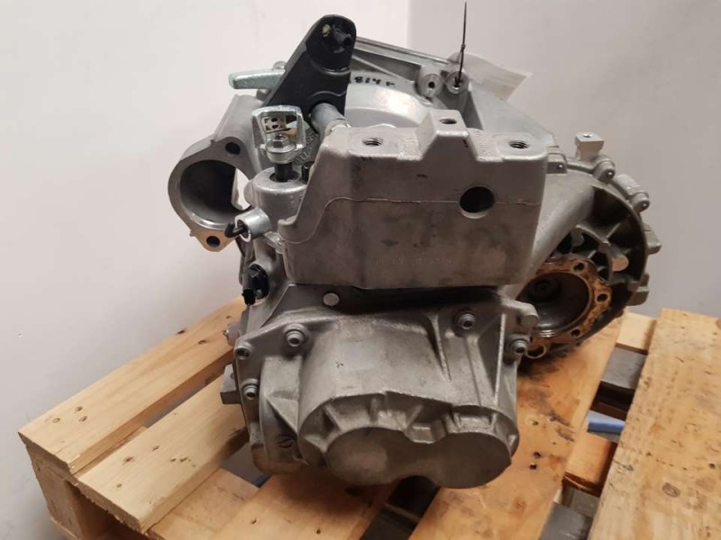 Recambio de caja cambios para seat arona xcellence go referencia OEM IAM USN 040422 6VELOCIDADES