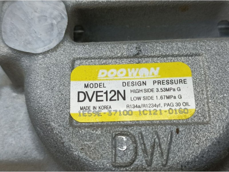 Recambio de compresor aire acondicionado para kia stonic (ybcuv) black edition referencia OEM IAM 371001C121 DVE12N DOOWAN