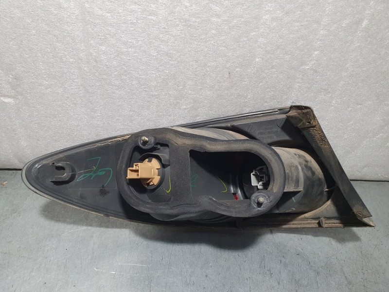 Recambio de piloto trasero derecho para mazda 6 berlina (gg) 2.0 crtd 120 active (4-ptas.) referencia OEM IAM 22061971  EXTERIOR