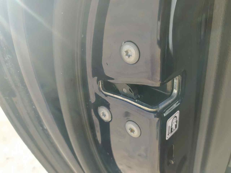 Recambio de cerradura puerta trasera izquierda para toyota corolla (e21) hybrid stile referencia OEM IAM 6906002580  