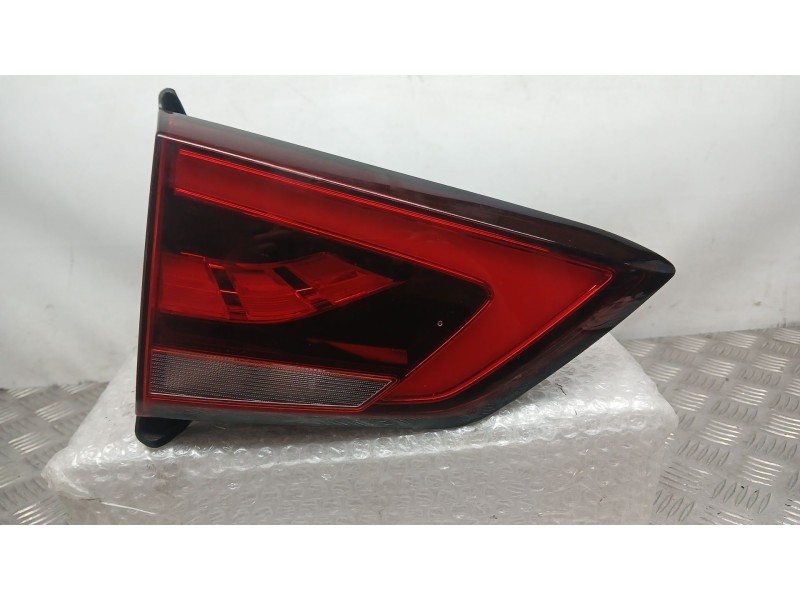 Recambio de piloto trasero izquierdo interior para mg zs suv (azs1) 1.5 vti referencia OEM IAM 10571683 AC230414033 A31005L0100