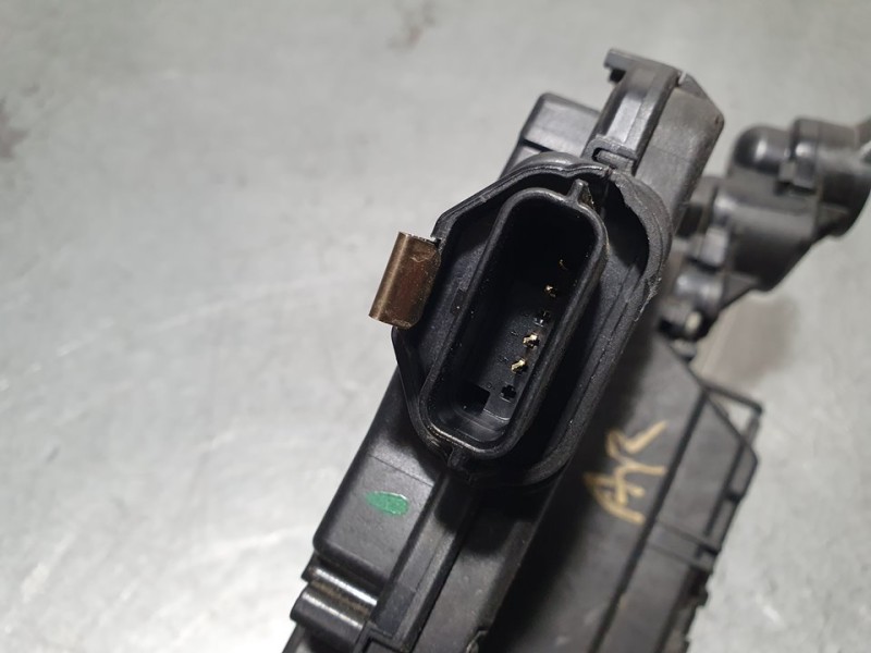 Recambio de cerradura puerta delantera izquierda para renault captur life referencia OEM IAM 805031332R 40517224 4 PINES