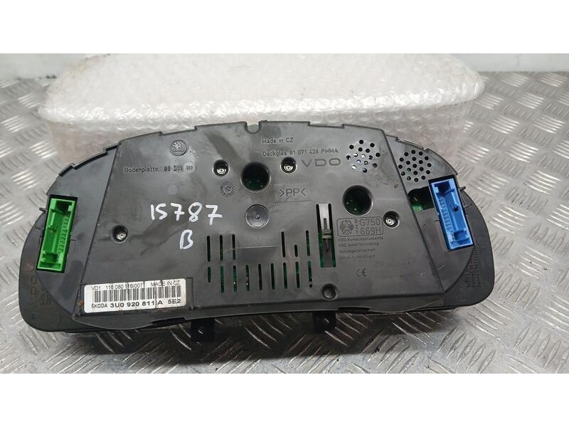 Recambio de cuadro instrumentos para skoda superb (3u4) classic referencia OEM IAM 3U0920811A VDO 110080116007