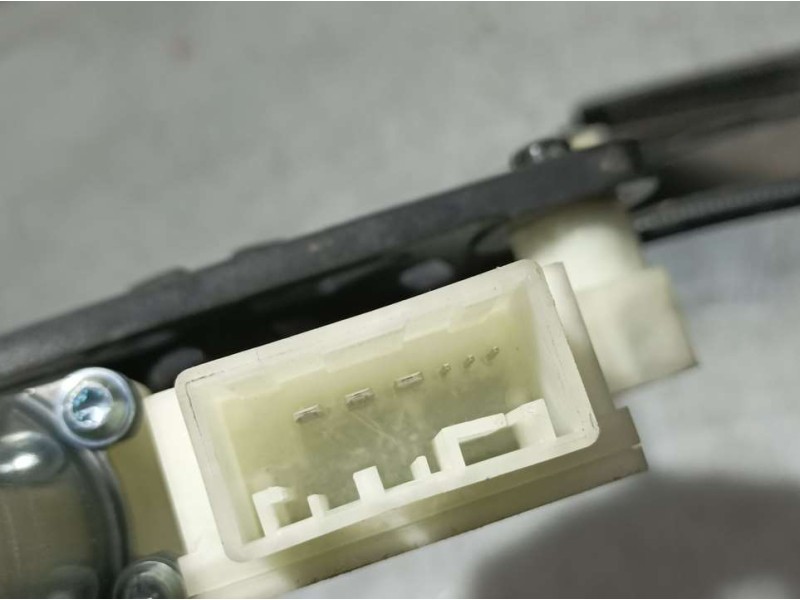 Recambio de elevalunas trasero izquierdo para skoda fabia active referencia OEM IAM 6V0959811A  ELECTRICO 6 PINS